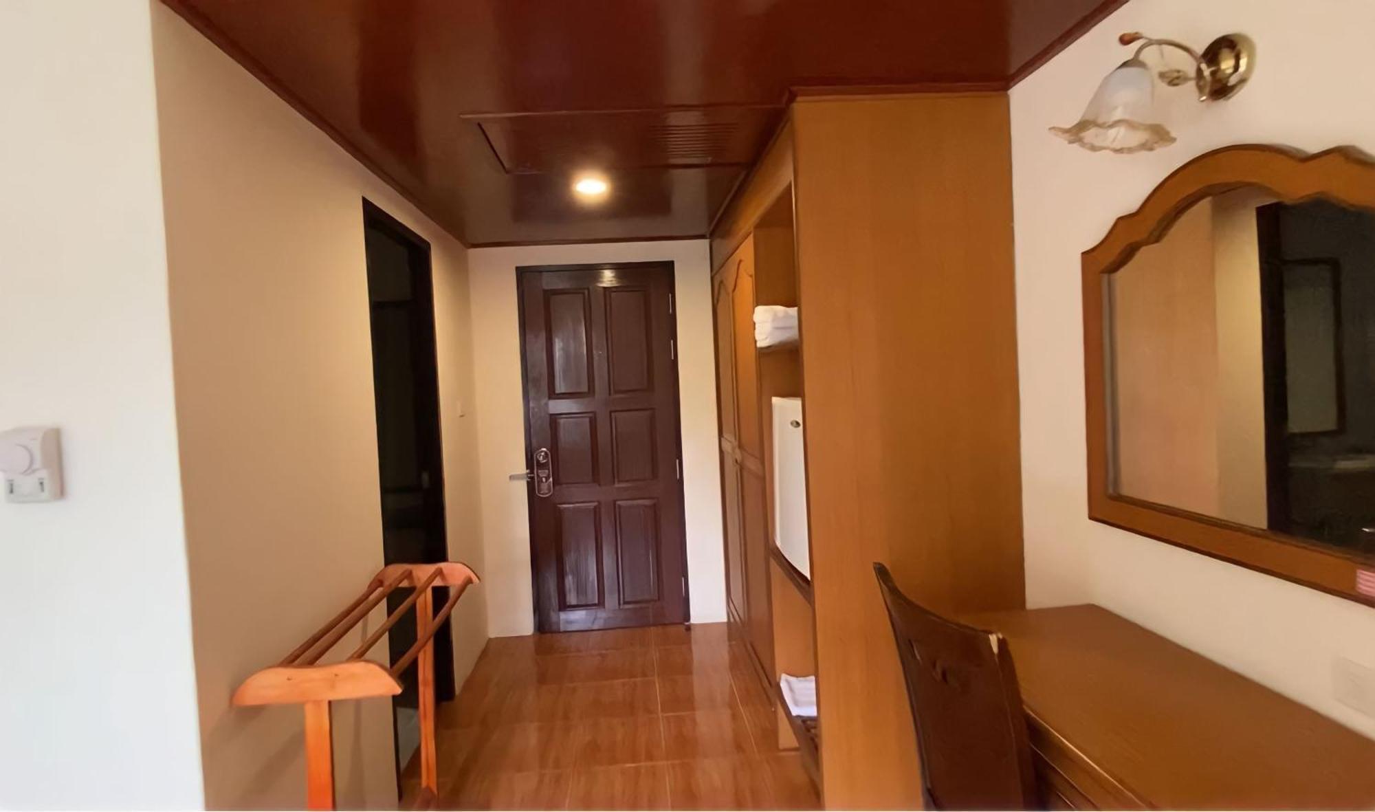 Kata View Guest House Phuket Buitenkant foto