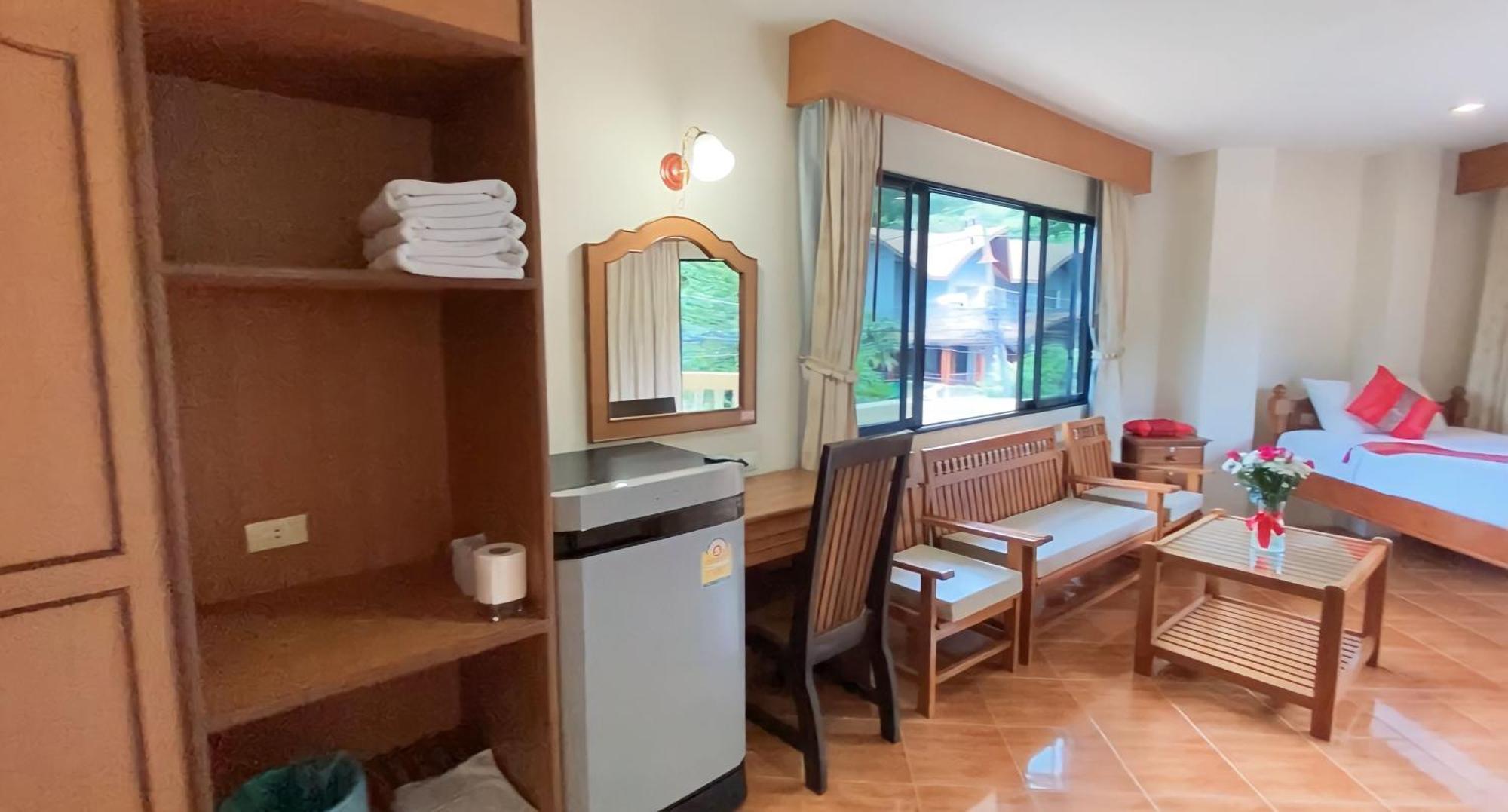 Kata View Guest House Phuket Buitenkant foto
