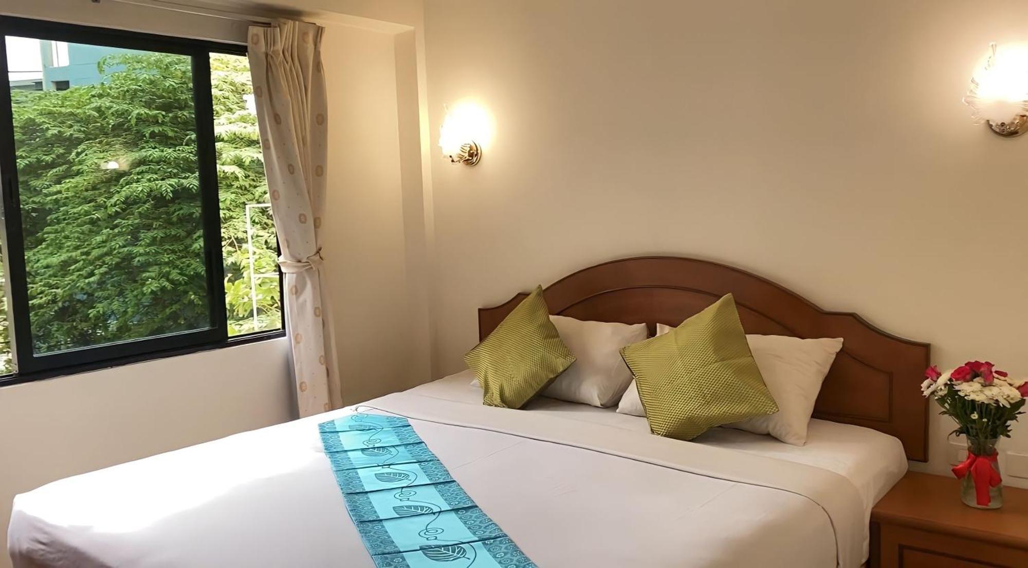 Kata View Guest House Phuket Buitenkant foto
